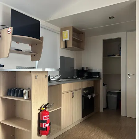 Mobil Climatise Le Bois Dormant 4 Etoiles אתר קמפינג סן ז'אן דה מון